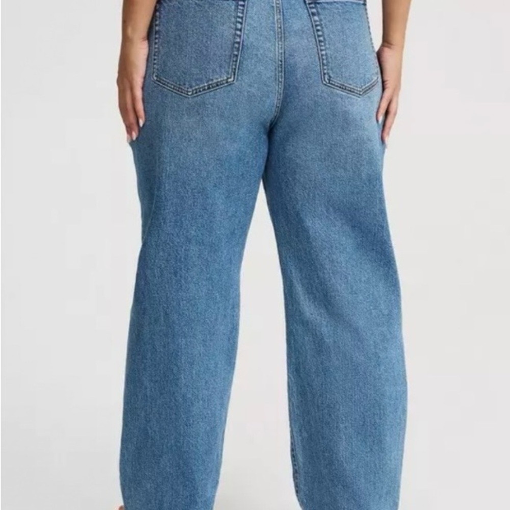 Torrid High Rise Baggy Straight Distressed Blue Jeans - Size 28T - Picture 7 of 9